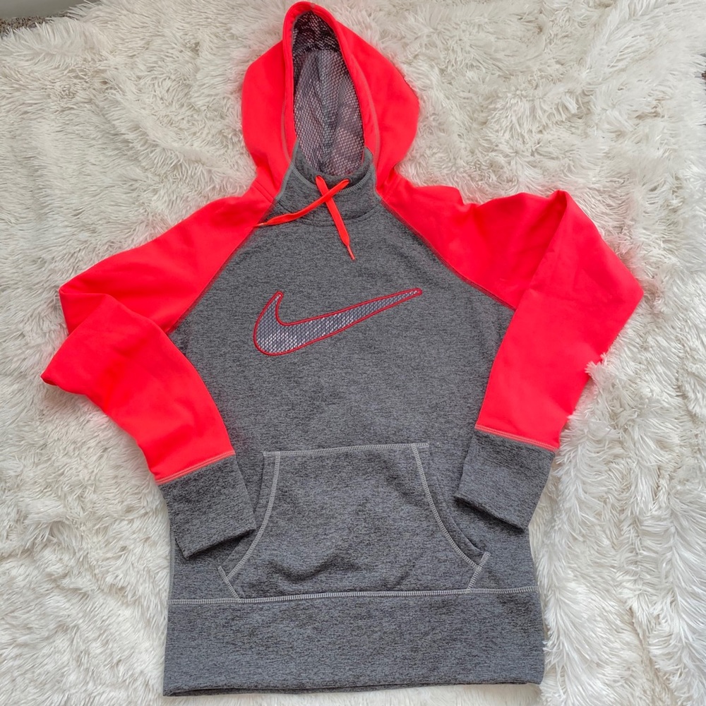 NWOT Nike DRI-FIT hoodie